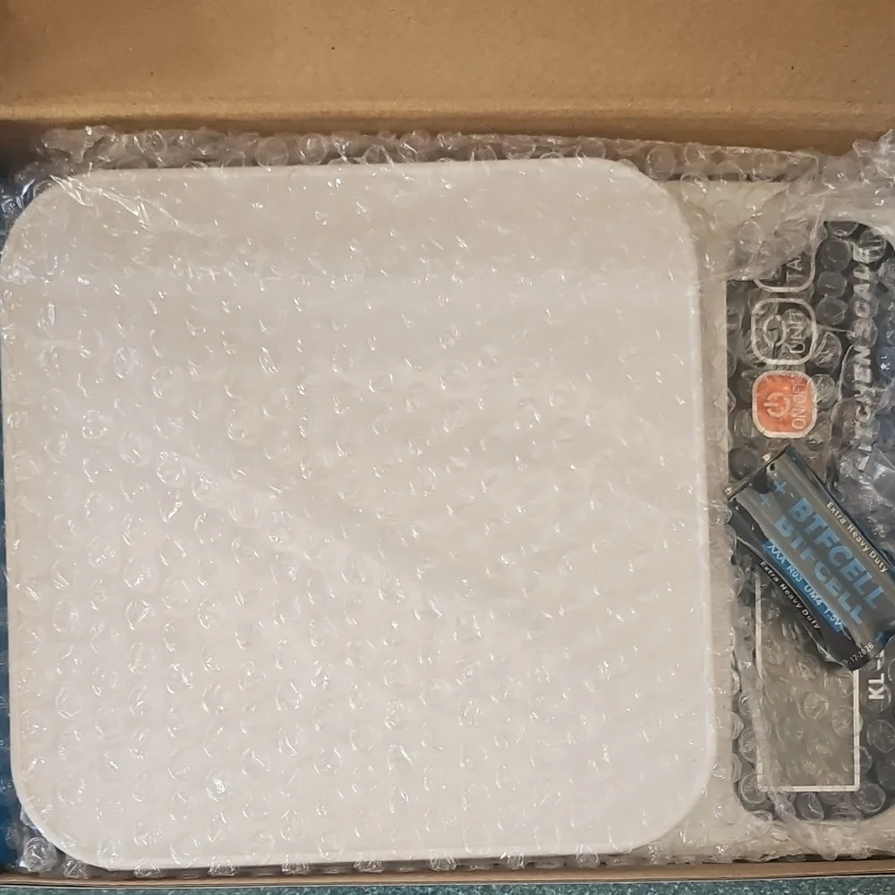 NIB Electronic Kitchen Scale with LCD Display
